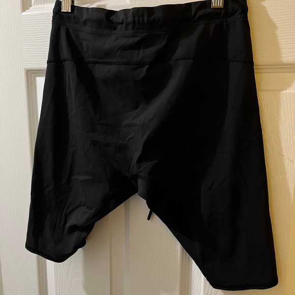 Lululemon mens M black cycling shorts no chamois running knee length perfect - Picture 3 of 4